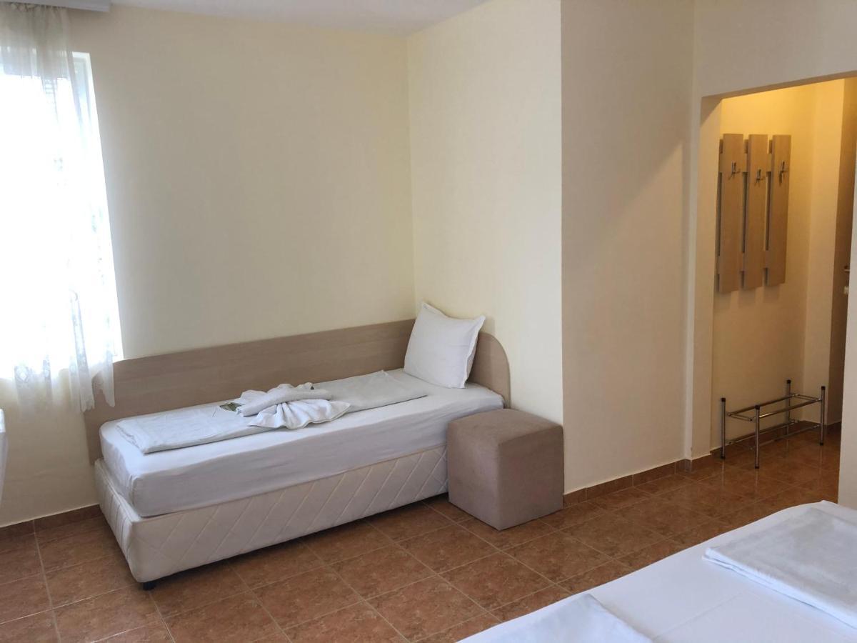 Borko Guest House Primorsko Ngoại thất bức ảnh